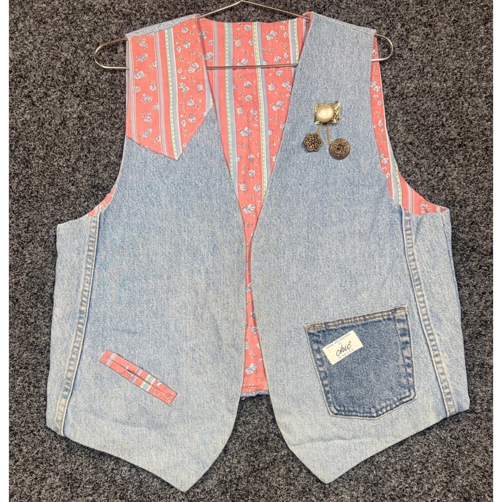 Chic Vintage Denim Vest Light Wash Floral Lined Western Cottagecore Made in USA